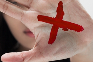 Sinal Vermelho: Campanha de ajuda a vítimas de violência doméstica na pandemia